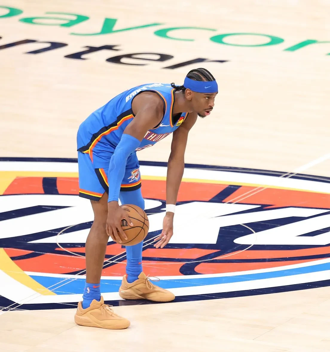 转折点俄克拉荷马雷霆篮板制胜，NBA季后赛今晚攻防权衡，话题不断，年轻球员获得机会的简单介绍
