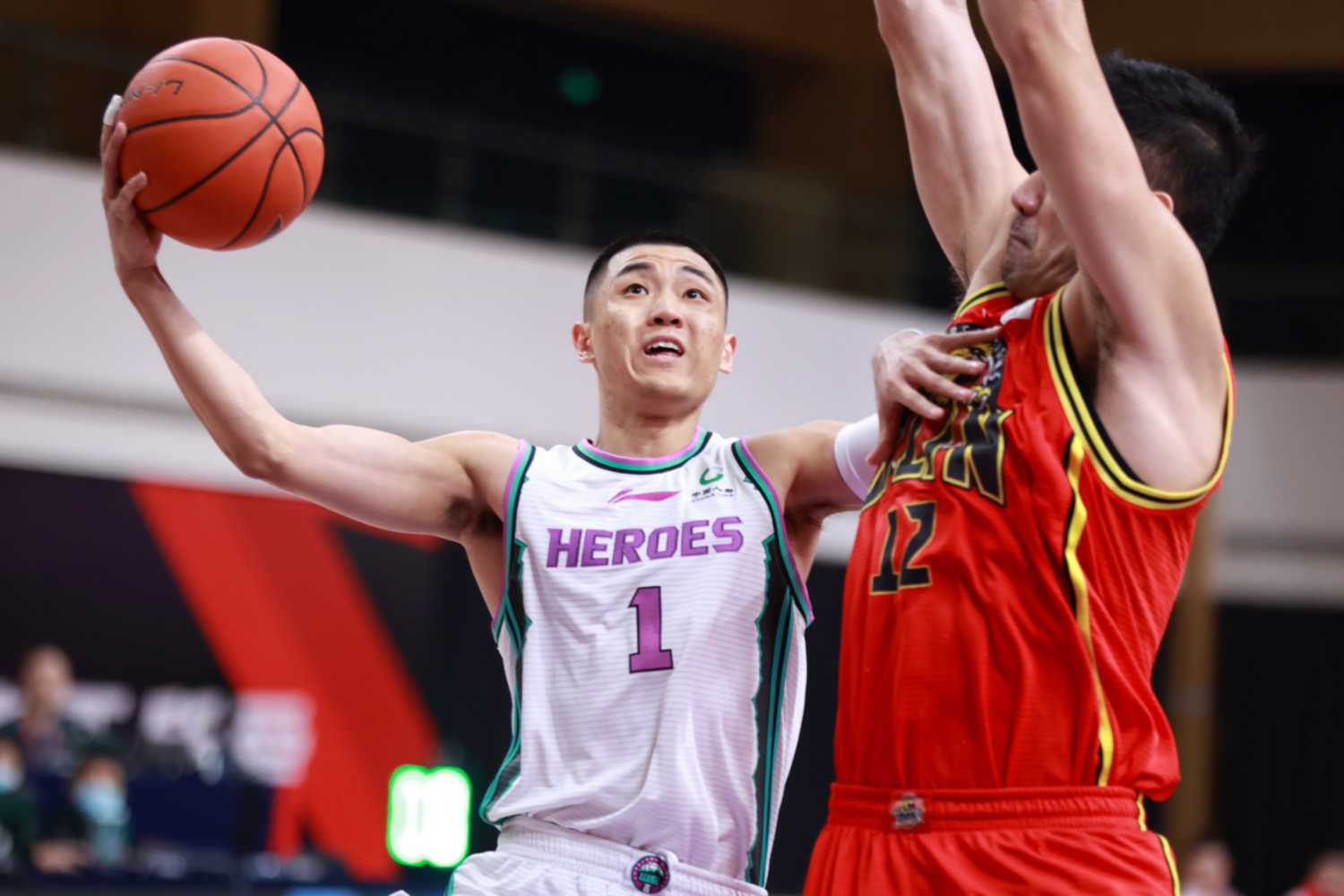 关于赛地聚焦——CBA常规赛今夜热度飙升；本菲卡手感冰凉；目标明确；球探报告显示潜力的信息