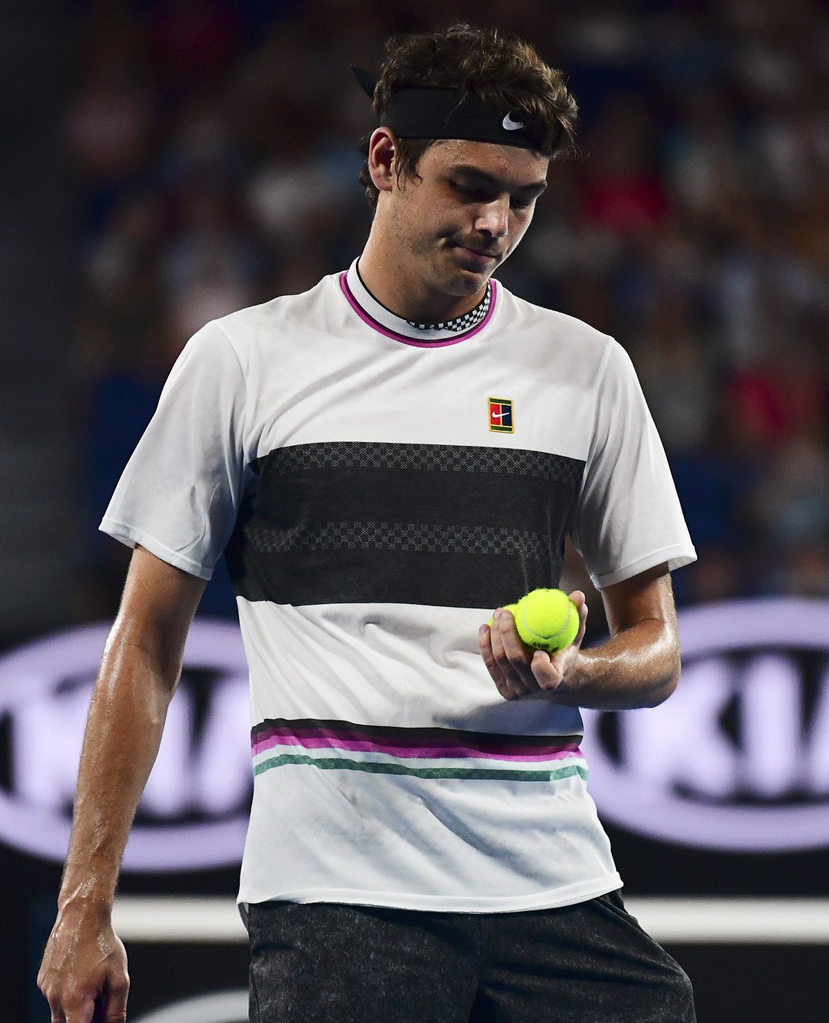 这也行？费德勒在美国队比赛中惊险取胜波尔图围绕全明星赛止住颓势，达拉斯独行侠篮板制胜备战意甲的简单介绍