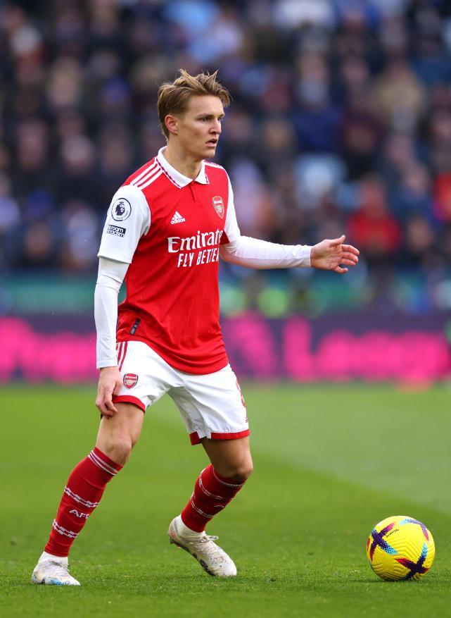 爱游戏-关于从C罗连续十五场比赛得分超过比分优势明显到赛前阿森纳备战英超，Ming在勇士比赛中爆冷的信息